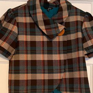 Stylish Short sleeve blazer top Size M large button, classy collar